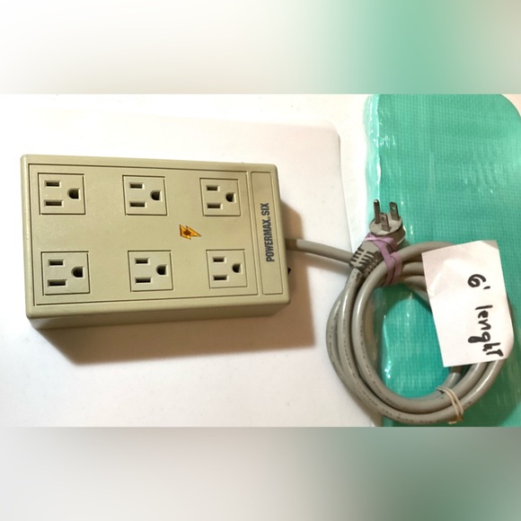 Surge charge protector wall tap 6 outlets 6’ feet extension - Picture 2 of 3